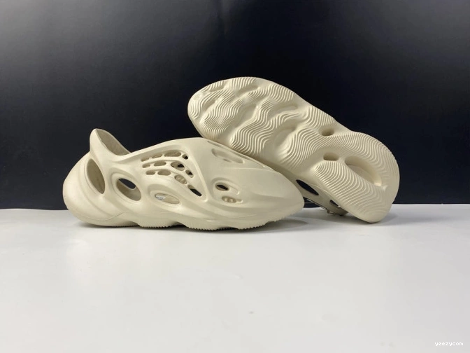 Foam Yeezy Adidas RNNR Sand FY4567 0708